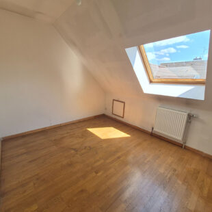 Maison Ronchin semi individuelle avec garage  Sous compromis 