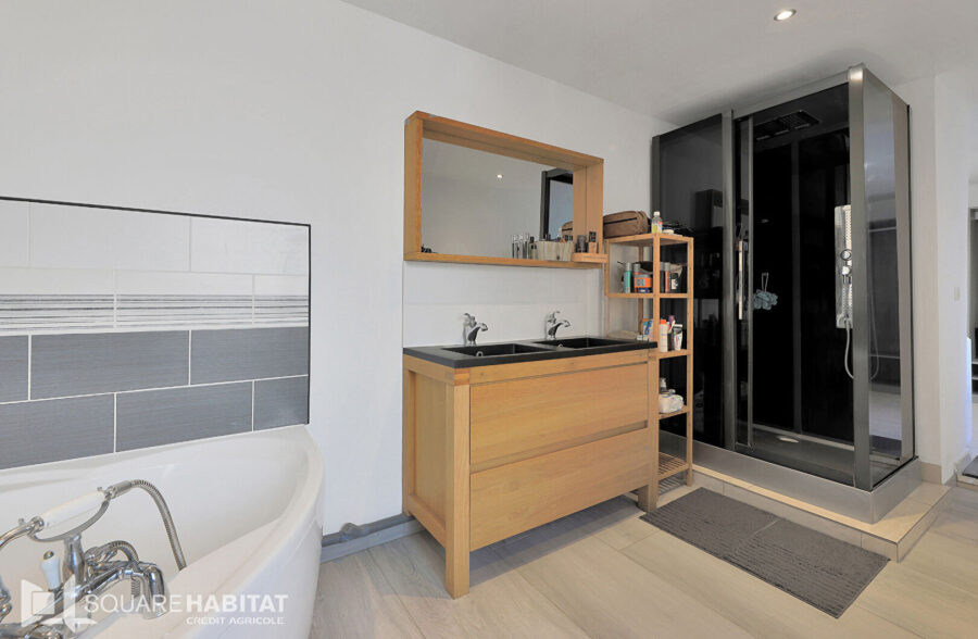Maison Individuelle 3 chambres cour