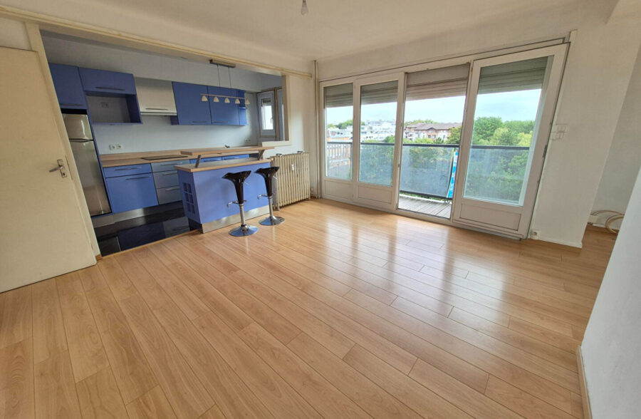 BOIS BLANC – APPARTEMENT T3 AVEC BALCON