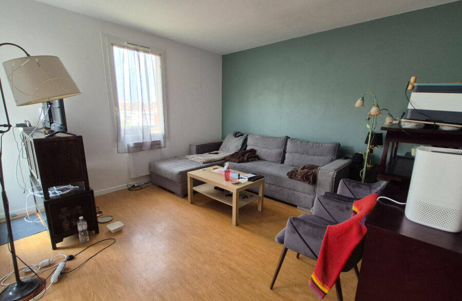 BUISSON TYPE 2 AVEC BALCON PARKING ET CAVE VENDU LOUE