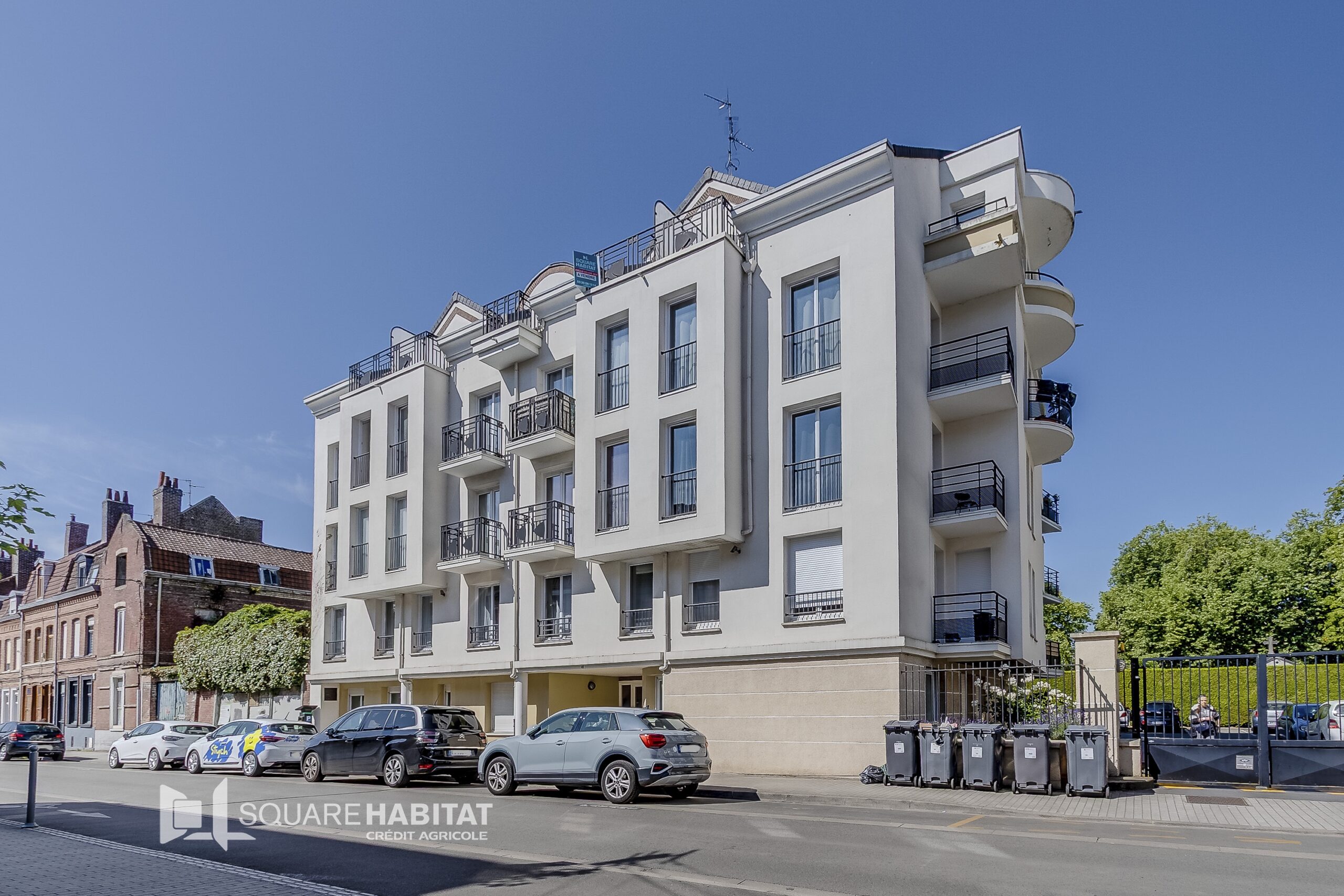 Appartement de type 2 avec balcons, parking et cave