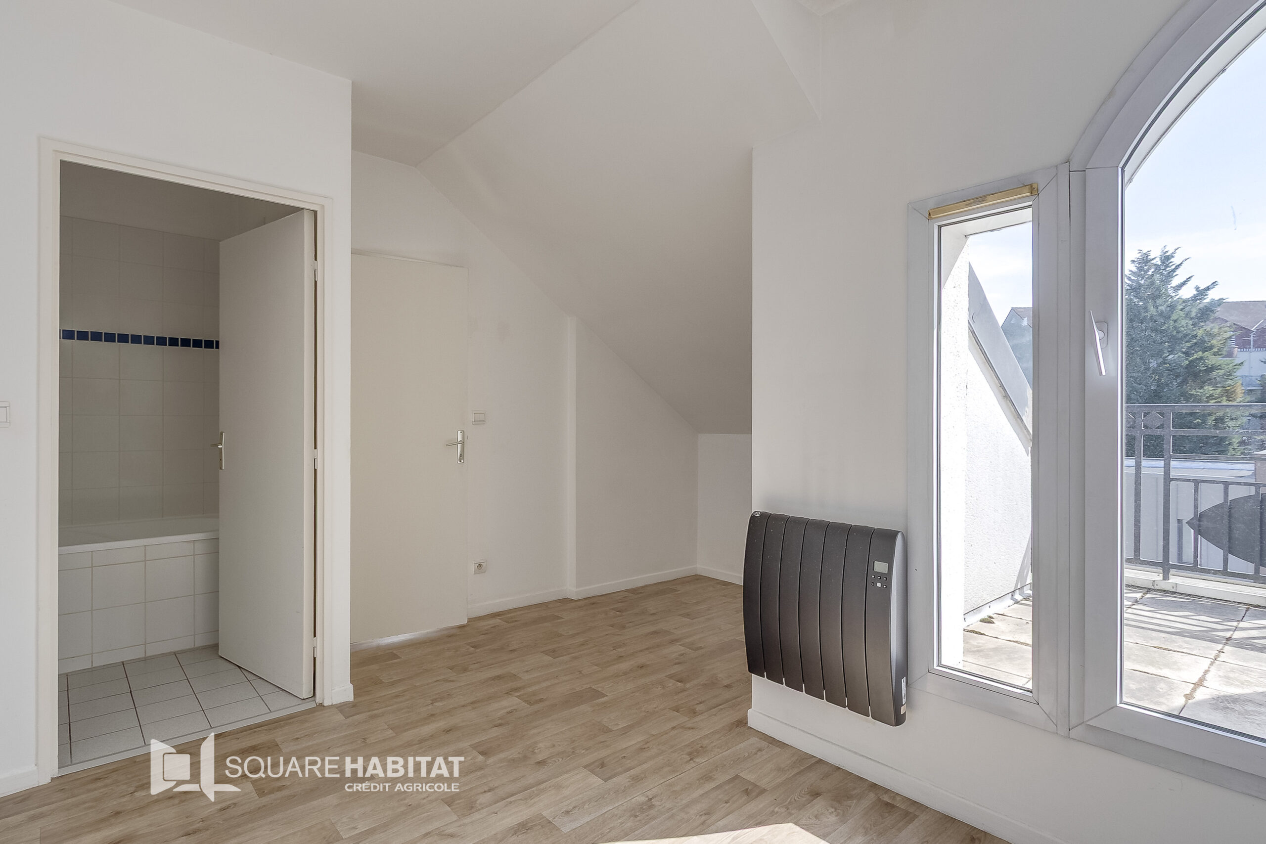 Appartement de type 2 avec balcons, parking et cave