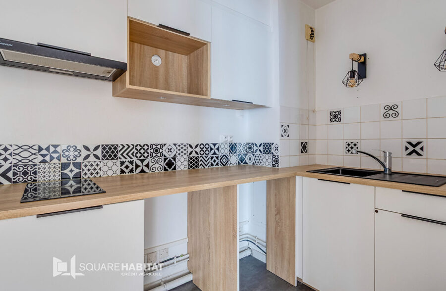Appartement de type 2 avec balcons, parking et cave