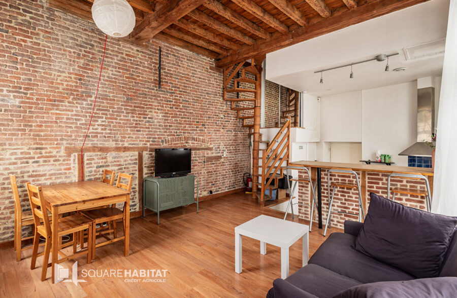 LILLE HYPERCENTRE : SUPERBE T2 LUMINEUX EN DUPLEX AVEC CACHET 40,66M² (47,17M² AU SOL)