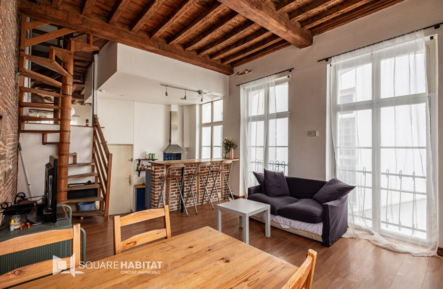 LILLE HYPERCENTRE : SUPERBE T2 LUMINEUX EN DUPLEX AVEC CACHET 40,66M² (47,17M² AU SOL)