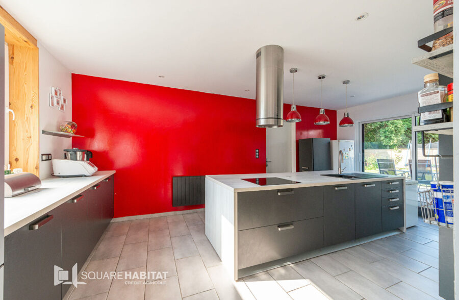 LONGERE SEMI PLAIN PIED DE 148 M²