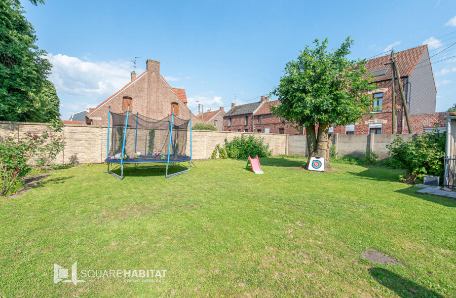 LONGERE SEMI PLAIN PIED DE 148 M²