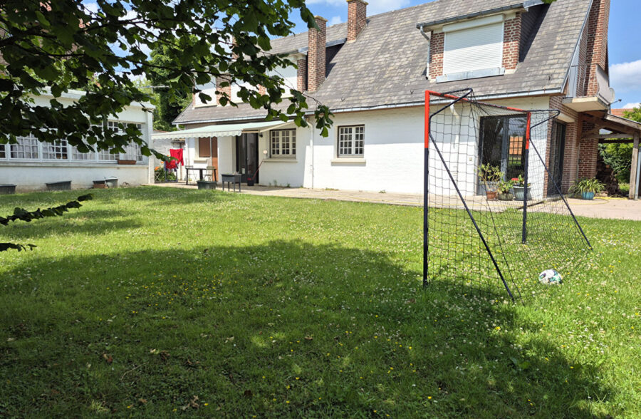 Pavillon beau secteur proche Cambrai180 m2