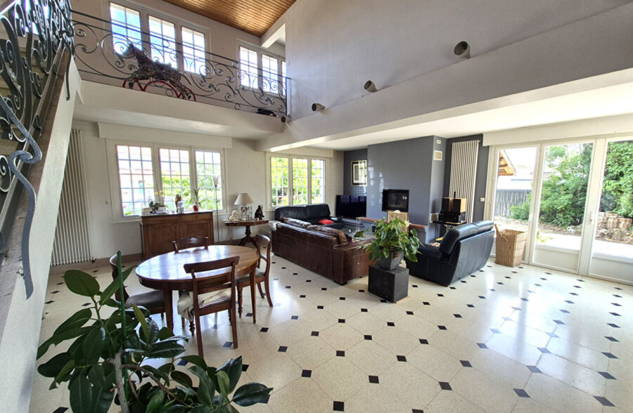 Pavillon beau secteur proche Cambrai180 m2