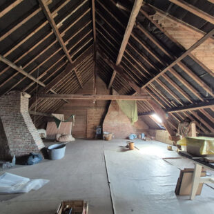 Corps de ferme à rénover sur 7000 m² à Hazebrouck