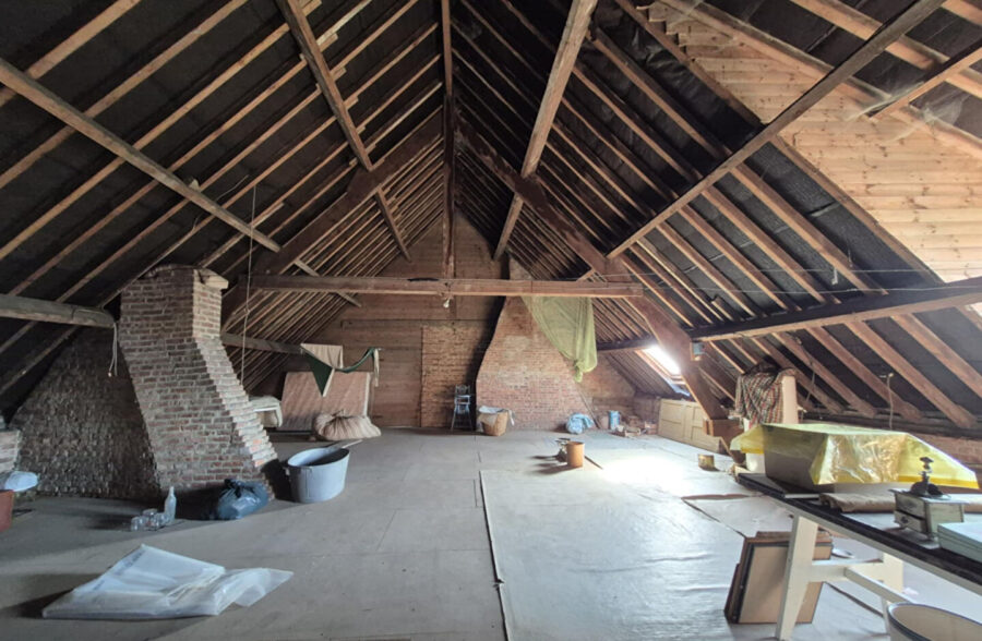 Corps de ferme à rénover sur 7000 m² à Hazebrouck