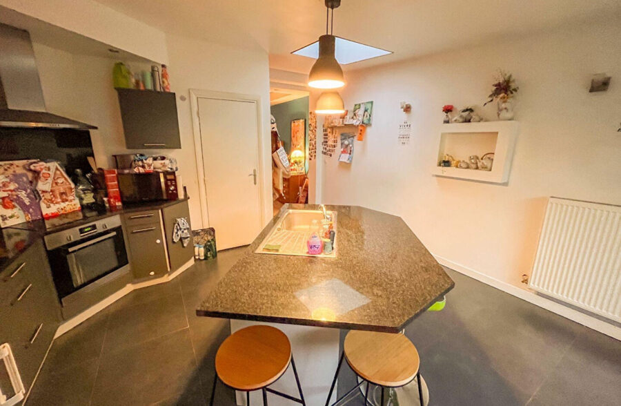 Vous cherchez du cachet – Maison de 121m², 3 (voir 4 )chambres et jardin.