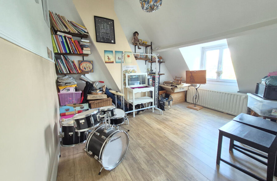 Vous cherchez du cachet – Maison de 121m², 3 (voir 4 )chambres et jardin.