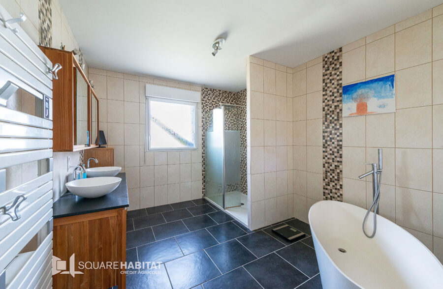 PAVILLON PLAIN PIED DE 136 M² AVEC SOUS SOL COMPLET