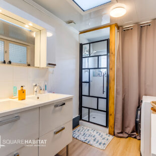 Sublime maison, 4 chambres, garage et extérieur.