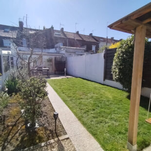 Maison lumineuse 3 chambres et bureau jardin garage 50m²