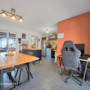 Maison individuelle sur Steenbecque avec cave, garage, dépendance.
