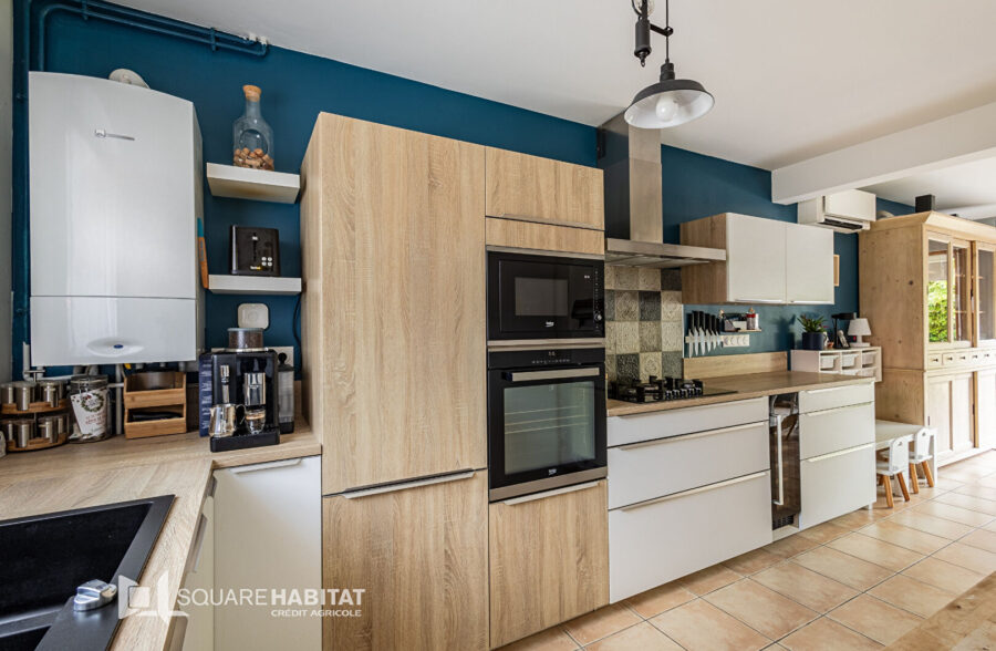 MAISON SEMIE-INDIVIDUELLE EN LOTISSEMENT – 3 CHAMBRES – GARAGE – JARDIN ORIENTÉ SUD