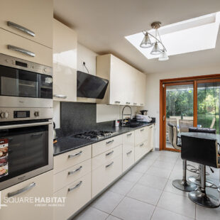 Lomme proche métro : maison 5 chambres, bureau, garage et grand jardin