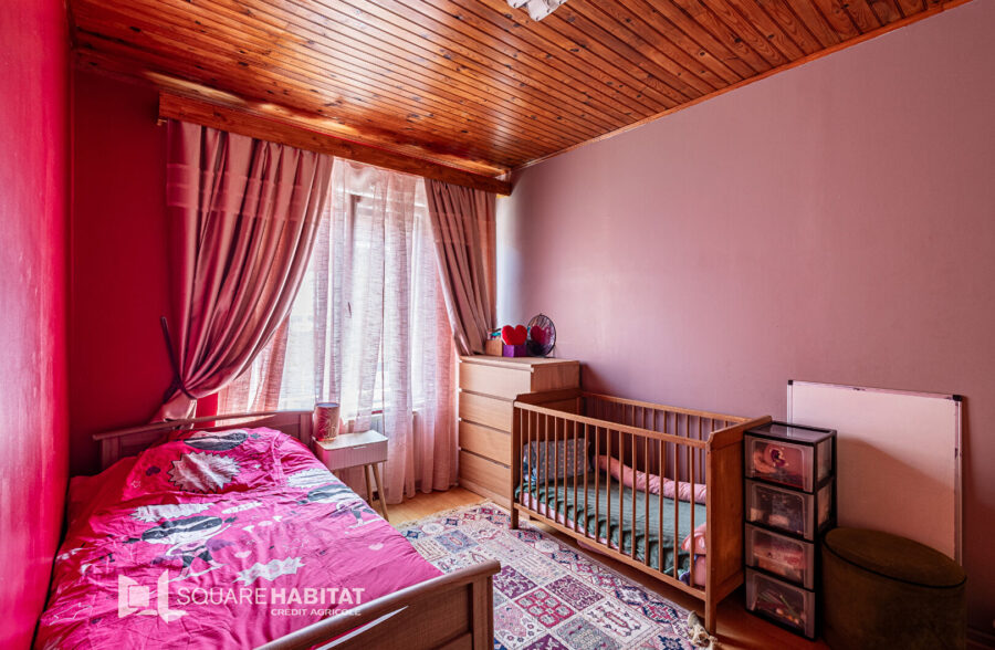 Lomme proche métro : maison 5 chambres, bureau, garage et grand jardin