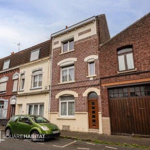 Maison avec 3 chambres jardin garage  Sous compromis 