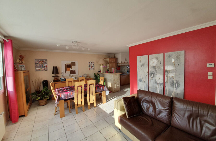 Appartement  T3 de 73 m2 + local commercial de 44 m² avec garage