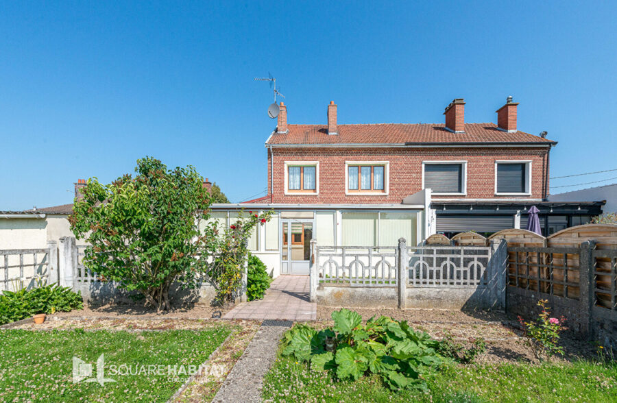 MAISON SEMI INDIVIDUELLE AVEC GARAGE
