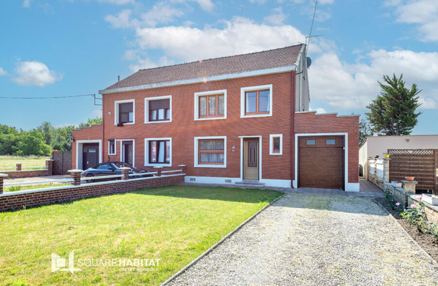 MAISON SEMI INDIVIDUELLE AVEC GARAGE &nbsp;Sous compromis&nbsp;