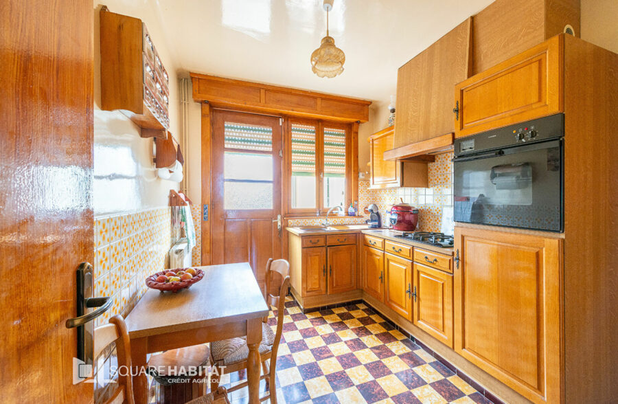 MAISON SEMI INDIVIDUELLE AVEC GARAGE &nbsp;Sous compromis&nbsp;