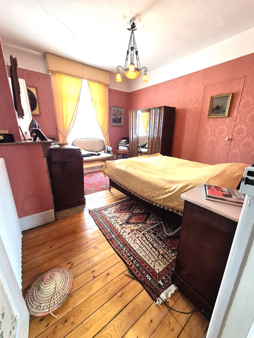 Maison Cambrai 10 pièce(s) 242 m2