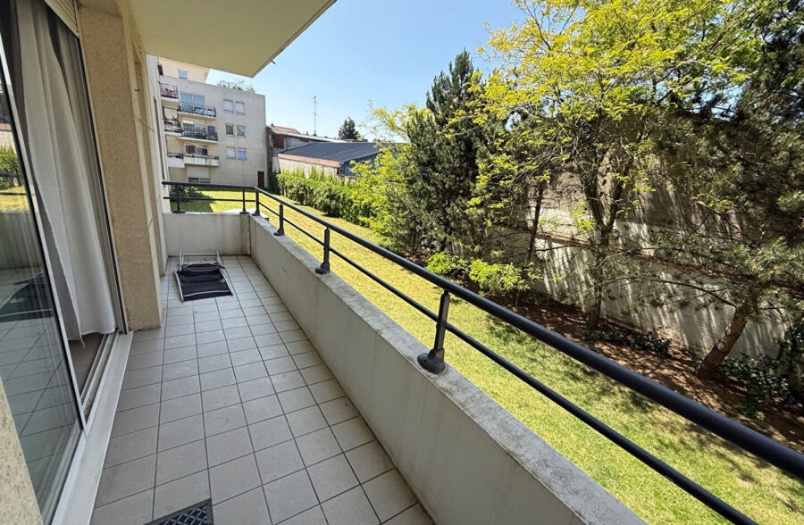 Centre-ville, appartement T2 avec balcon et cave