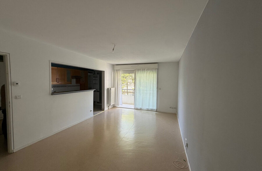Centre-ville, appartement T2 avec balcon et cave
