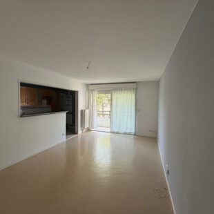 Centre-ville, appartement T2 avec balcon et cave