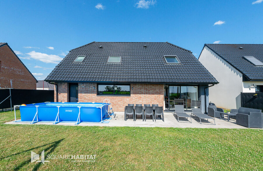 PAVILLON SEMI PLAIN PIED  4 CHAMBRES DE 156 M²