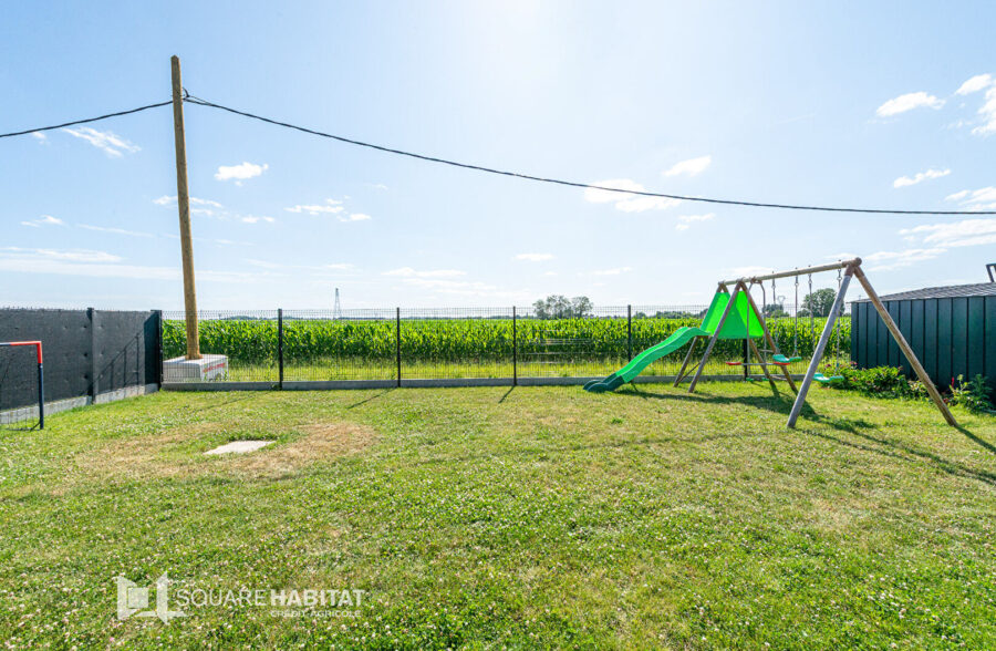 PAVILLON SEMI PLAIN PIED  4 CHAMBRES DE 156 M²