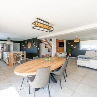 PAVILLON SEMI PLAIN PIED  4 CHAMBRES DE 156 M²