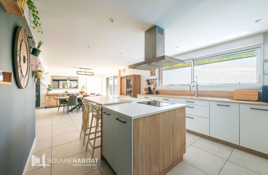 PAVILLON SEMI PLAIN PIED  4 CHAMBRES DE 156 M²