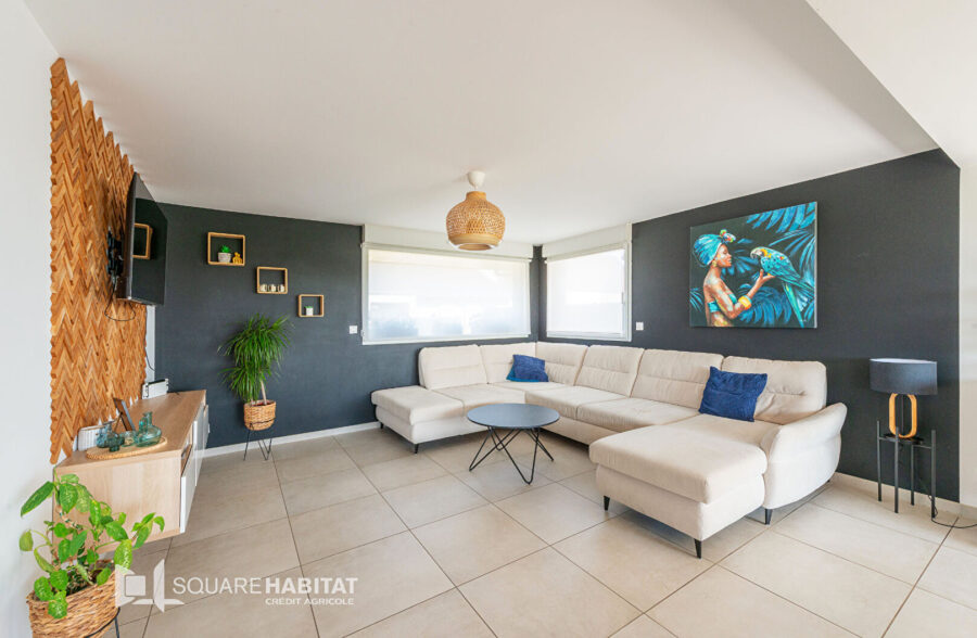 PAVILLON SEMI PLAIN PIED  4 CHAMBRES DE 156 M²