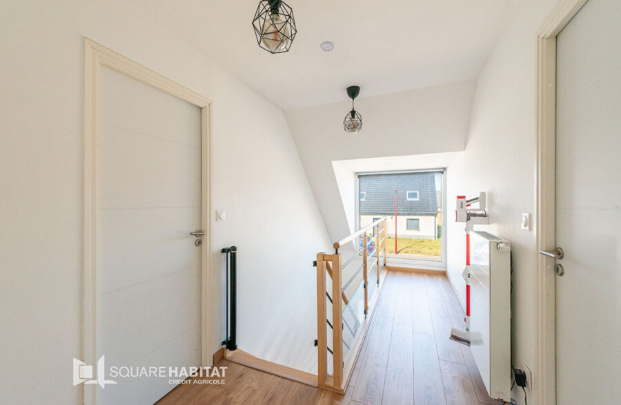 PAVILLON SEMI PLAIN PIED  4 CHAMBRES DE 156 M²