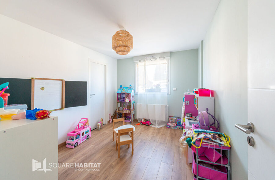 PAVILLON SEMI PLAIN PIED  4 CHAMBRES DE 156 M²