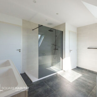 PAVILLON SEMI PLAIN PIED  4 CHAMBRES DE 156 M²