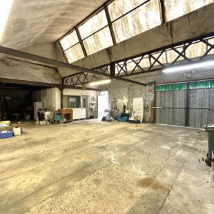 Maison 153m² – 3 chambres, dépendance et hangar.