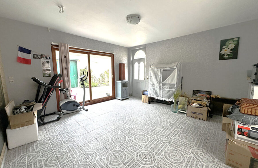 Maison 153m² – 3 chambres, dépendance et hangar.