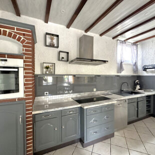 Maison 153m² – 3 chambres, dépendance et hangar.