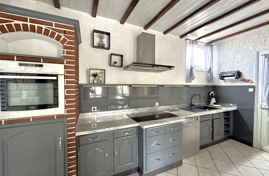 Maison 153m² – 3 chambres, dépendance et hangar.