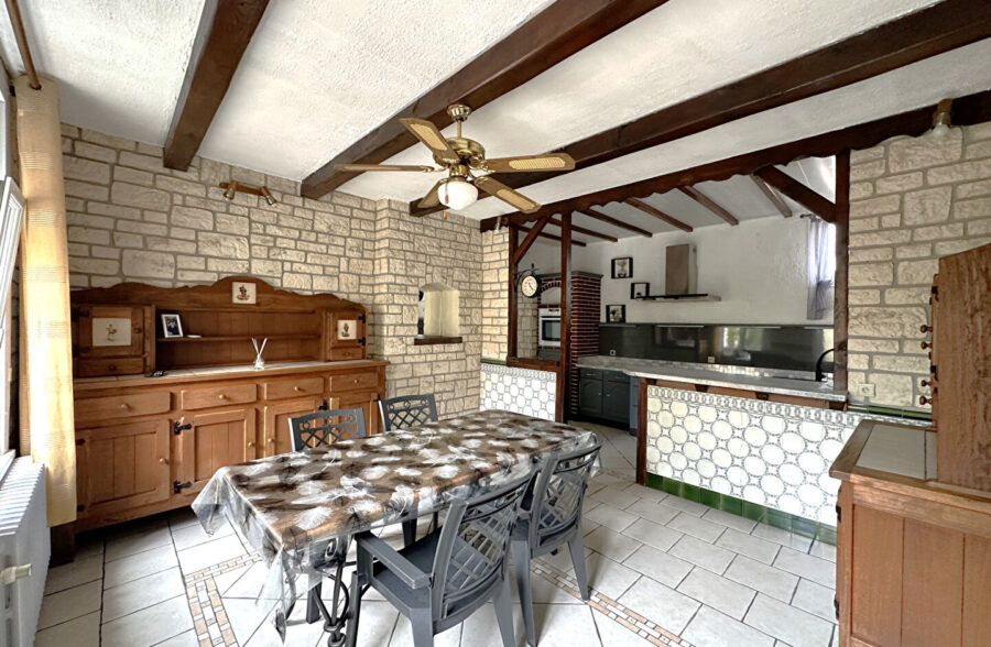 Maison 153m² – 3 chambres, dépendance et hangar.