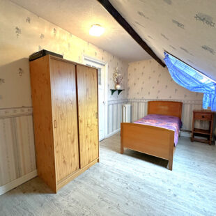 Maison 153m² – 3 chambres, dépendance et hangar.
