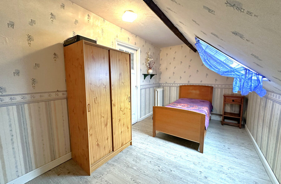 Maison 153m² – 3 chambres, dépendance et hangar.
