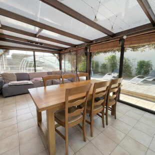 Maison individuelle avec studio indépendant et piscine