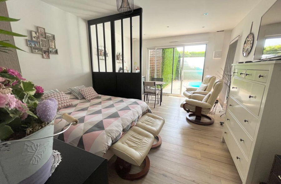 Maison individuelle avec studio indépendant et piscine